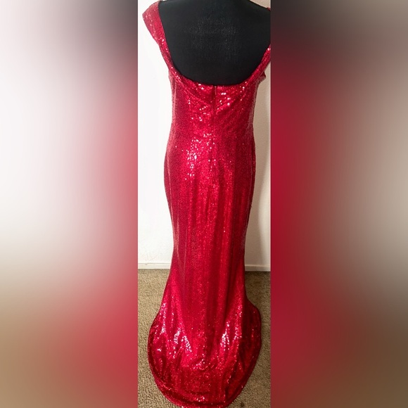 NWOT RED HEBEOS - Picture 7 of 9